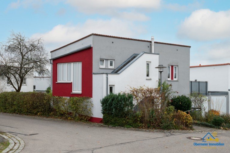 Au�enansicht Bad Abbach Einfamilienhaus Sehr gepflegtes Einfamilienhaus mit Gartenidylle, Dachterrasse und Doppelgarage