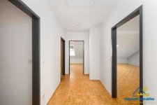 Hauptbild Attraktive Kapitalanlage: 2-Zimmer-Wohnung mit Gemeinschaftsgarten und Garage in ruhiger Umgebung