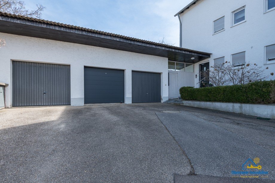 Einfahrt/Garage Dachgeschosswohnung Pentling