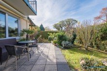 West-Terrasse Liebevoll modernisiertes Zuhause mit idyllischem Garten und Garage im begehrten R-Westen