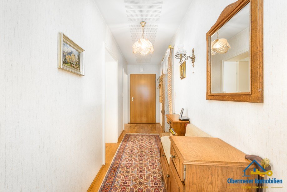 Flur (OG) Zweifamilienhaus Schwandorf