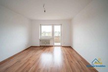 Eltern Lichtdurchflutete 4-Zimmerwohnung mit S�d-Loggia und Garage