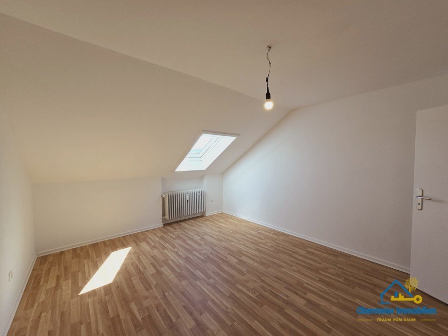 Eltern/Schalfen Dachgeschosswohnung Lappersdorf