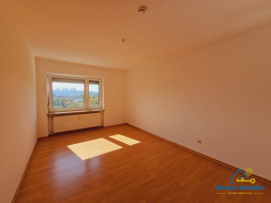 Kind 1 Etagenwohnung Regensburg