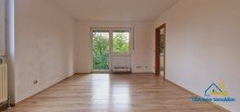 Wohnen/Essen Renovierte 2-Zimmer-Mietwohnung mit Loggia und Duplex-Stellplatz