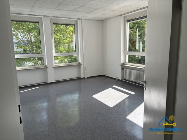 Fl�che 1. OG - ca. 320 m� B�ro / Praxis Regensburg