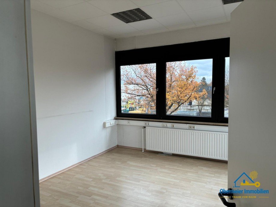  Halle / Lager / Produktion Straubing