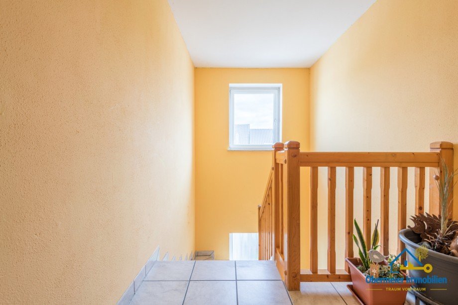 xTreppenhaus Dachgeschosswohnung Mintraching