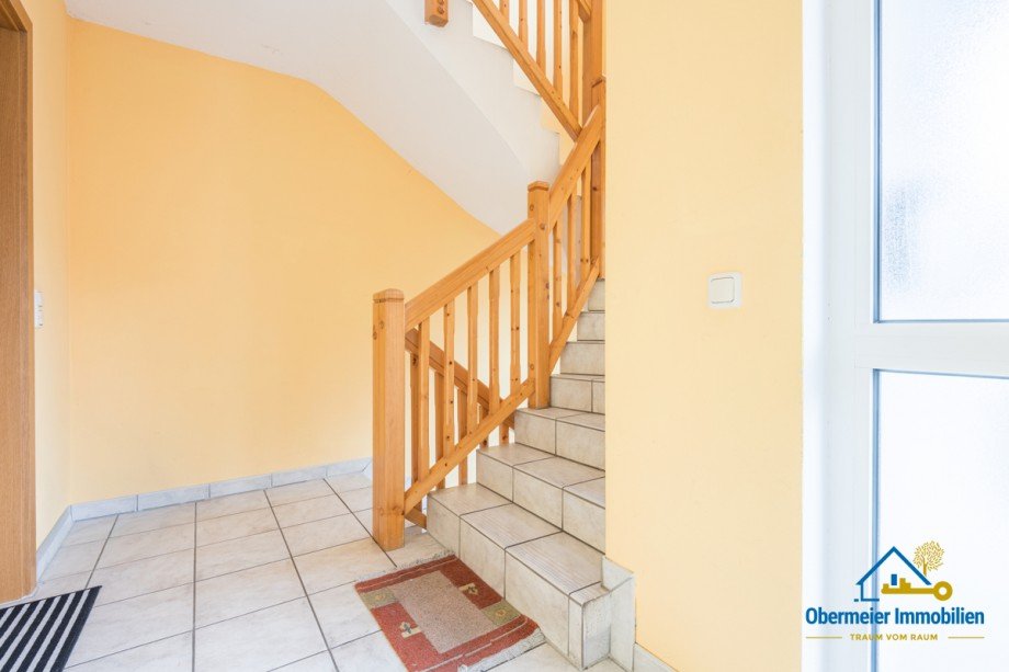 xTreppenhaus Dachgeschosswohnung Mintraching